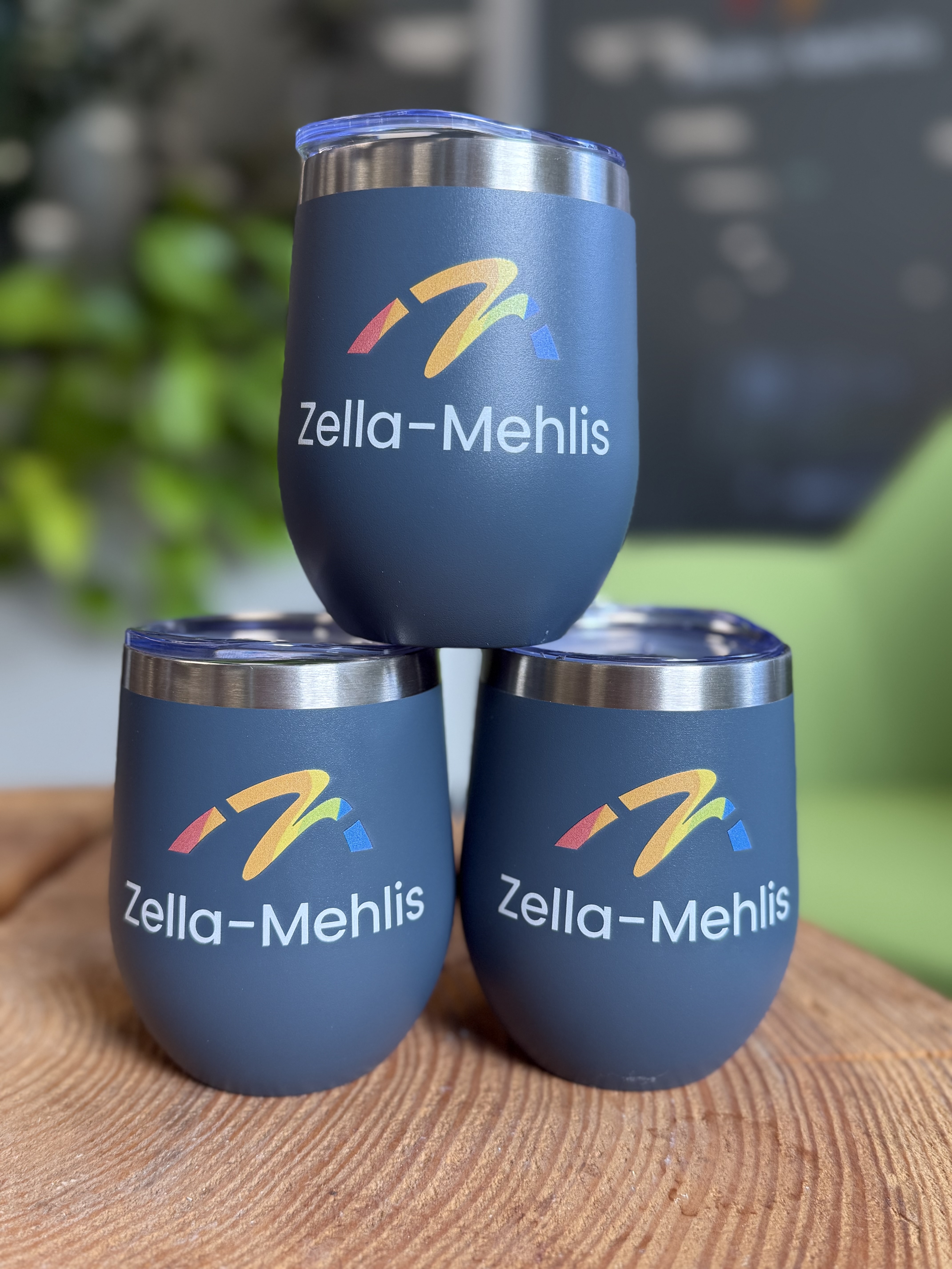 isolierbecher dunkelgrau