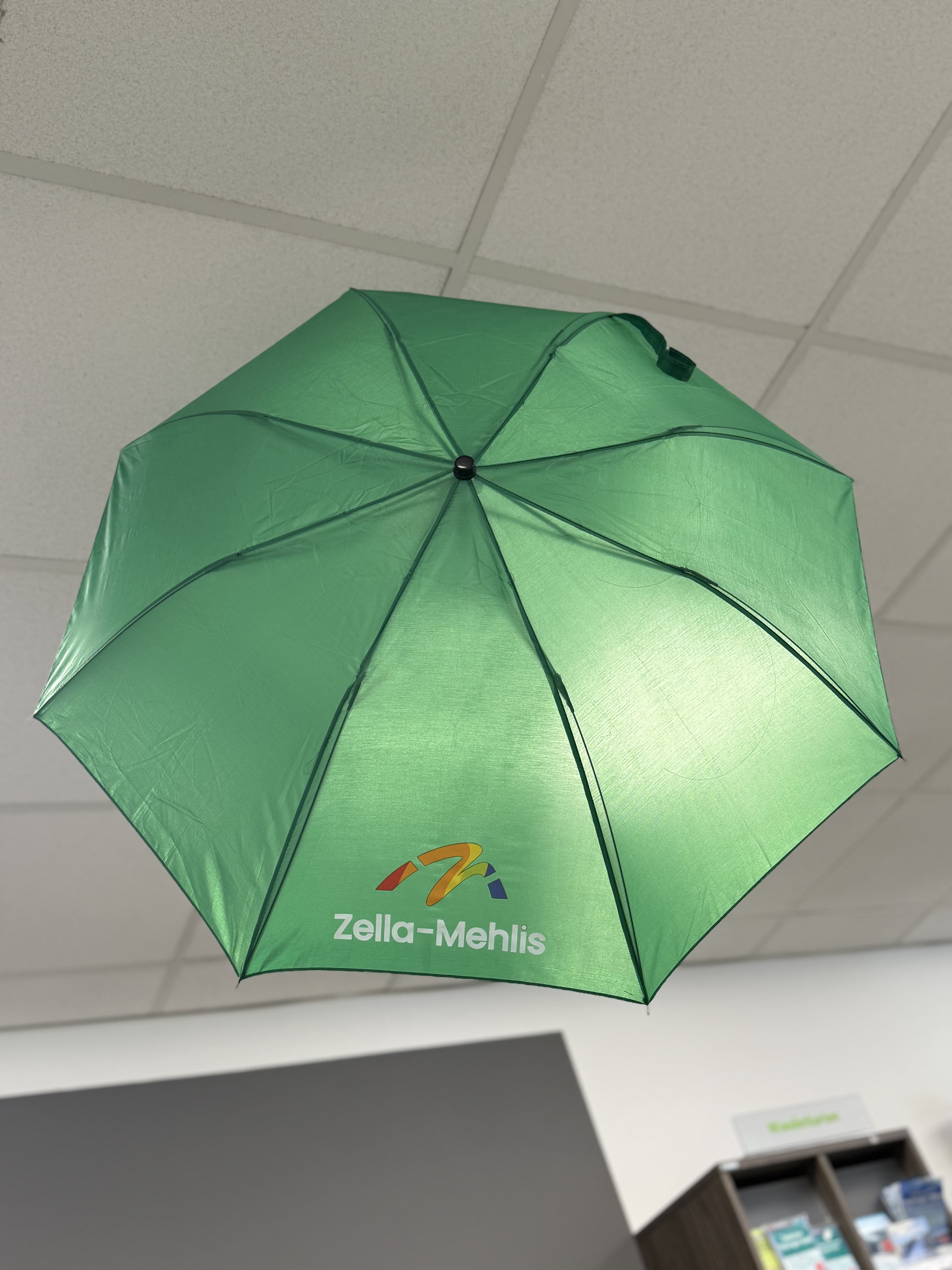 schirm dunkelgrn